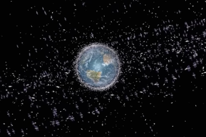 A queda também reacendeu preocupações sobre o aumento de detritos espaciais, já que mais de 14 mil toneladas orbitam a Terra, segundo a Agência Espacial Europeia (ESA). 