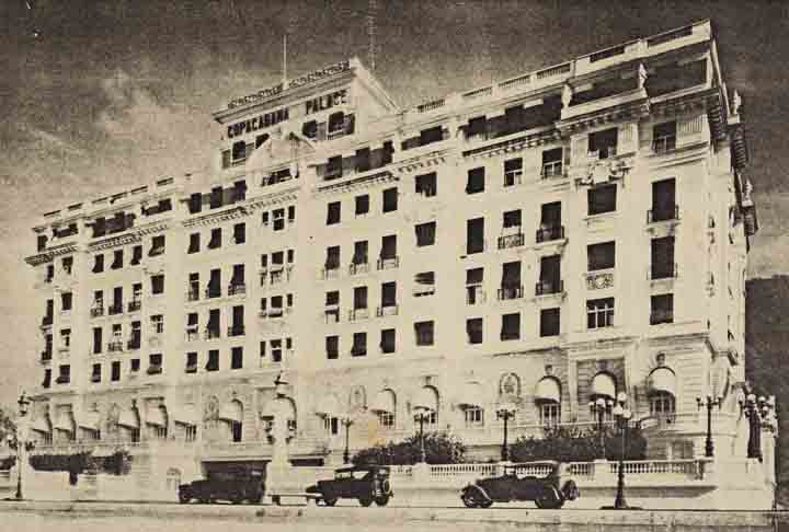 O hotel foi inaugurado oficialmente em 13 de agosto de 1923, quase um ano após a Exposição do Centenário, por conta de atrasos na importação de materiais, falta de tecnologia e mão de obra qualificada no país na época.