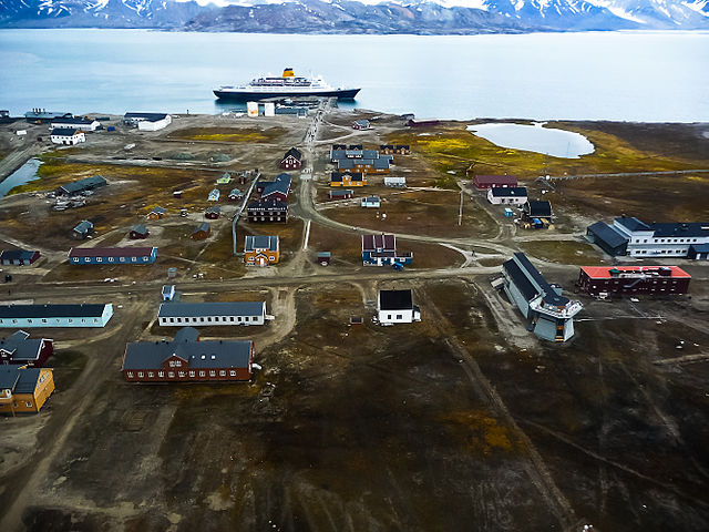 Embora pertença à Noruega, Svalbard tem um tratado internacional de acesso à região justamente por causa do cofre que recebe sementes de muitos países. 