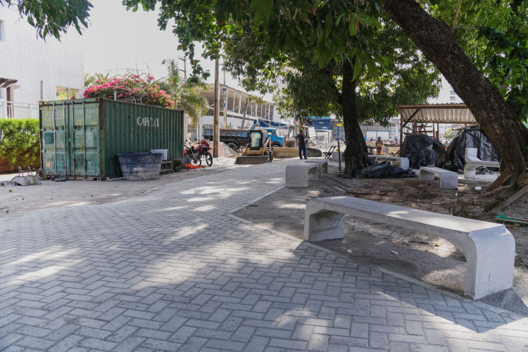 FORTALEZA-CE, BRASIL, 02-05-2025: Heráclito Graça foi liberada, mas Praça Bárbara de Alencar continua em obras. (Foto: Fernanda Barros/ O Povo)