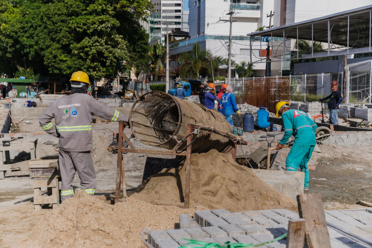 FORTALEZA-CE, BRASIL, 02-05-2025: Heráclito Graça foi liberada, mas Praça Bárbara de Alencar continua em obras. (Foto: Fernanda Barros/ O Povo)