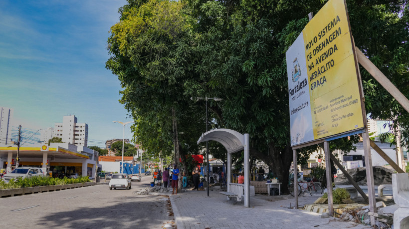 FORTALEZA-CE, BRASIL, 02-05-2025: Heráclito Graça foi liberada, mas Praça Bárbara de Alencar continua em obras. (Foto: Fernanda Barros/ O Povo)