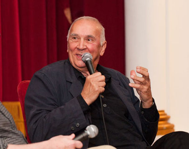 Frank Langella (Ator)-O americano Frank Angelo Langella nasceu em 01/01/1938, em Nova Jersey. Um trabalho relevante em sua carreira foi Richard Nixon na peça Frost/Nixon, papel que lhe rendeu um Tony Award e uma indicação ao Oscar na adaptação para o cinema.