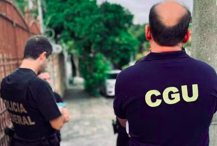 No dia 23/04, a Polícia Federal (PF) e a Controladoria Geral da União (CGU) realizaram uma operação contra um esquema bilionário de fraudes no INSS, que desviava recursos de aposentados e pensionistas entre 2019 e 2024.