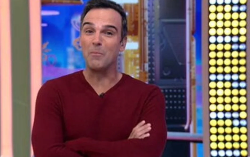 Estou aqui para fazer um alerta antes que seja tarde. Quem está envolvido no relacionamento talvez nem perceba, mas quem está de fora consegue enxergar quando os limites estão prestes a ser gravemente ultrapassados.  Numa relação afetiva, certas coisas não podem ser ditas nem de brincadeira., advertiu Tadeu. 