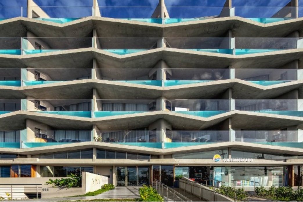 O prédio tem 27 apartamentos, sendo uma cobertura. A área  varia entre 160m² e 335m², com 3 ou 4 suítes, além de cozinha, banheiro, adega, sala de estar, sala de jantar, hall social, terraço e churrasqueira. O apê custa na faixa de R$ 4,7 milhões.