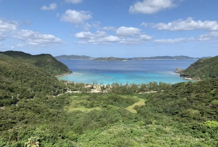 Hoje, as Ilhas Ryukyu são um destino turístico popular, atraindo visitantes por suas praias paradisíacas e recifes de coral (excelentes para mergulho).