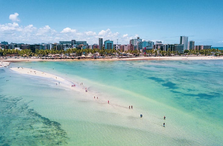 Maceió, capital de Alagoas, é uma cidade que se destaca tanto pela beleza natural quanto por sua rica história e cultura. Recentemente, aliás, completou 209 anos.