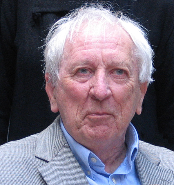 2011 - O sueco Tomas Tranströmer foi premiado por sua poesia concisa e reveladora. Seus versos, como em Meios Paisagens, fundem natureza, silêncio e pensamento, oferecendo novas perspectivas sobre a existência.