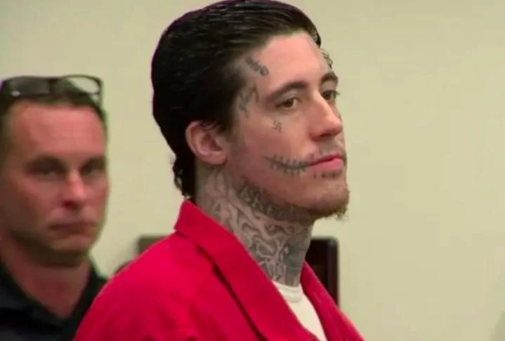 Eles também afirmaram que o filho passou a ficar delirante após desenvolver dependência química.






