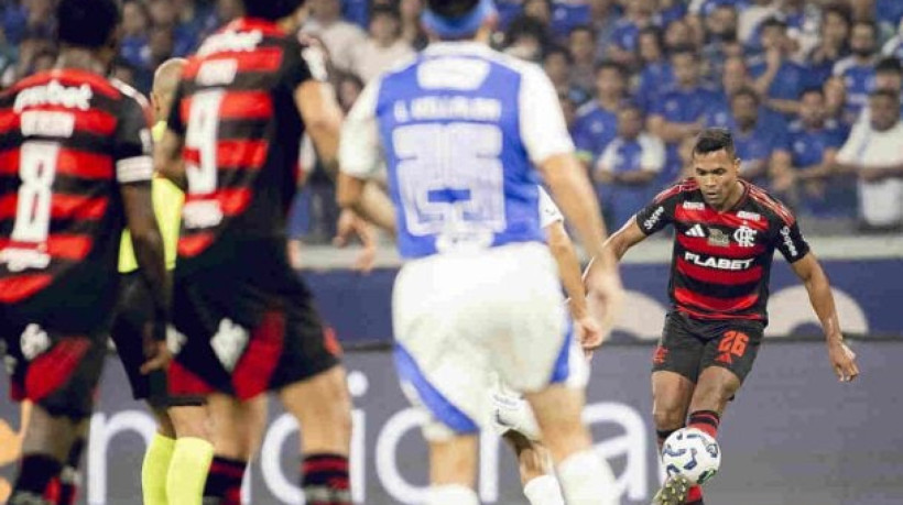 Ferimentos leves! Rubro-Negro peca no terço final. Se não fosse o goleiro Rossi, seria bem pior 