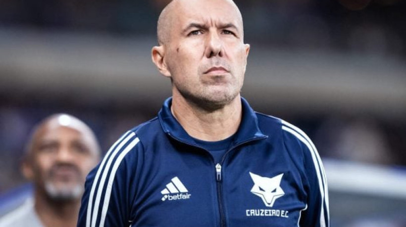 Técnico explica como tem feito a gestão do elenco celeste e a entrada do atacante aos 42 minutos do segundo tempo, contra seu ex-clube