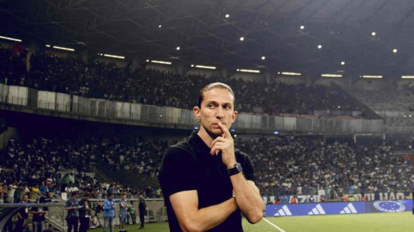 Comandante elogia maneira como o Cruzeiro se portou em campo e analisa dificuldades rubro-negras em derrota no Mineirão