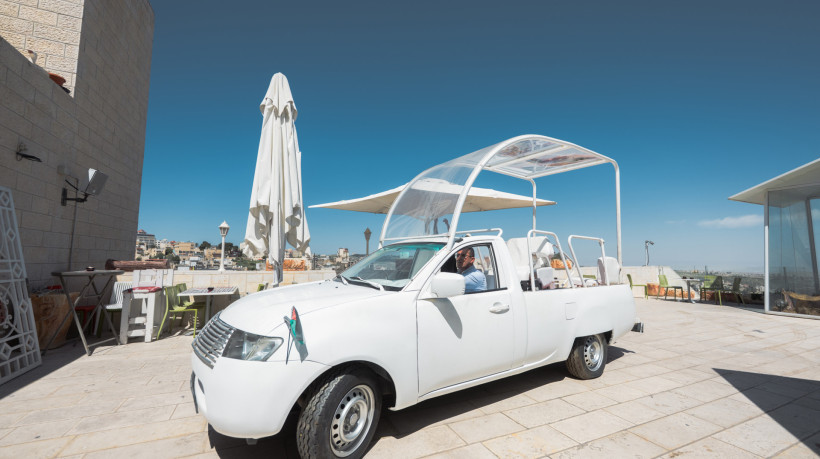 Papamóvel será transformado em unidade móvel de saúde para atender crianças em Gaza