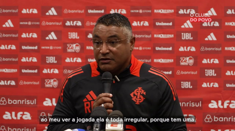 Roger Machado comenta papel da arbitragem após virada em São Paulo