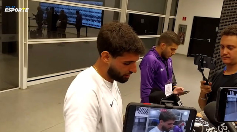 Yuri Alberto celebra hat-trick e posto de maior artilheiro do século pelo Timão