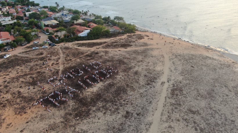 Moradores da Vila de Jericoacoara em protesto contra recurso do ICMBIO pela cobrança de ingresso para acesso à comunidade