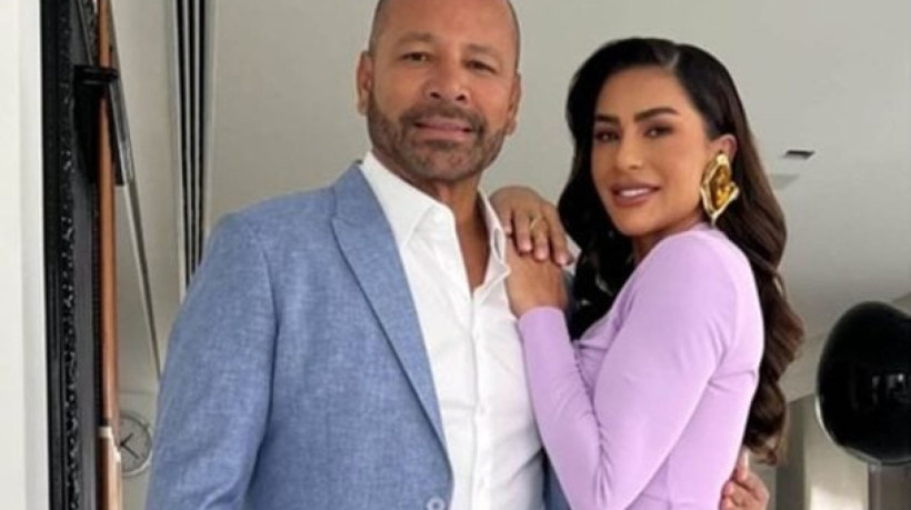 Neymar Pai e Mariane Bernardi exibiram as escolhas para a cerimônia dos amigos no último sábado nas redes sociais