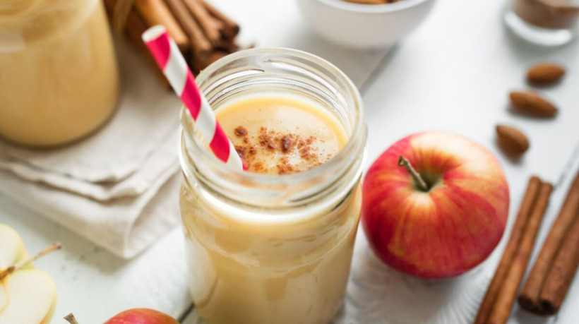 Vitamina termogênica de maçã e canela (Imagem: Oksana Mizina | Shutterstock)