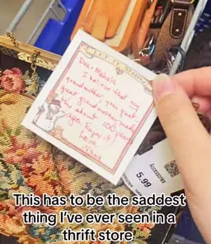 No interior da bolsa, a mensagem era a seguinte: Querida Mahala, acredito que minha avó, sua tataravó, fez isso há cerca de 100 anos. Aproveite. Com amor, Nana.