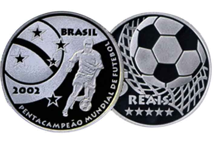 2002: Foram lançadas 30 mil unidades de moedas de 5 R$ em homenagem ao pentacampeonato da Seleção Brasileira de Futebol.