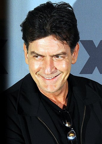 Charlie Sheen - O ator americano também só consegue ficar calmo se o ambiente estiver perfeitamente organizado. Tudo tem que estar no lugar certo. 