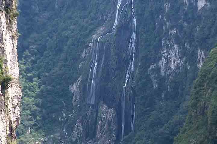 O Geoparque faz parte das práticas pedagógicas da rede de ensino dos sete municípios que integram o território, com diversas atividades executadas em sala de aula sobre o tema.