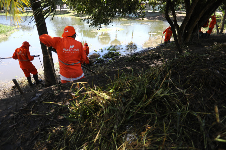 FORTALEZA-CE, BRASIL, 06.05.2025: Limpeza da lagoa do Porangabussu. Prefeito Evandro Leitão apresenta balanço das ações do Mutirão de Limpeza Pública. (Foto: Fabio Lima/ OPOVO)
