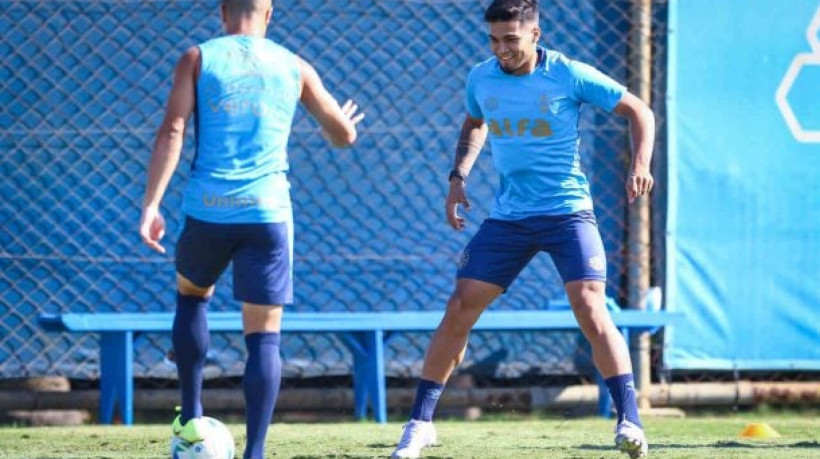 Técnico já montou base do Imortal, mas precisa escolher entre Wagner Leonardo ou Kannemann, inclusive se poupará Dodi e Braithwaite