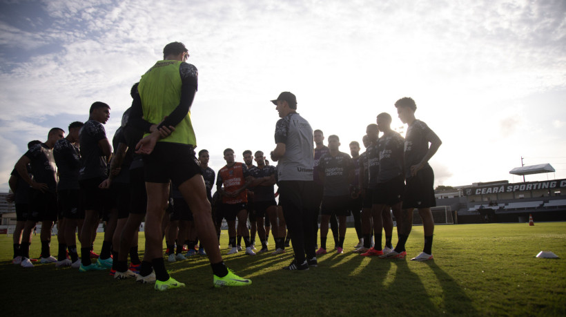 Com baixa quantidade de jogos, Léo Condé terá tempo hábil para preparação do Ceará 