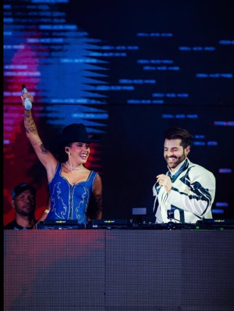 Ana Castela surpreendeu o público do Ribeirão Rodeo Music ao apresentar música em parceria com Alok, em 01/05. A cantora subiu ao palco para gravar um feat ao vivo com o DJ de “Deixa nóis Viver”, canção que mescla ritmos diversos. 

