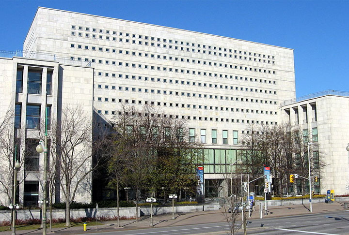 BibliotecaÂ e Arquivos do CanadÃ¡ - Fica na capital Ottawa. Inaugurada em 1952, absorvendo o Arquivo Nacional fundado em 1872. 