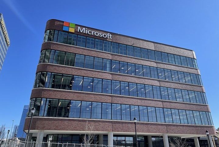 Em comparação com algoritmos desenvolvidos por gigantes como Google, Apple, Facebook, Amazon e Microsoft, os cientistas falaram que eles também podem construir modelos do mesmo tipo, mas não os tornam públicos nem falam sobre eles.