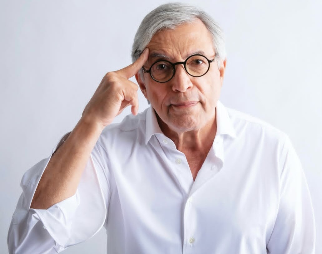 Aos 79 anos, o cantor Ivan Lins, um dos mais importantes da música brasileira, fez um desabafo por causa da queda de rendimento na era do streaming. Ele disse que perdeu a aposentadoria e que tem dificuldade de conseguir dinheiro, já que a internet não dá o retorno financeiro necessário. 