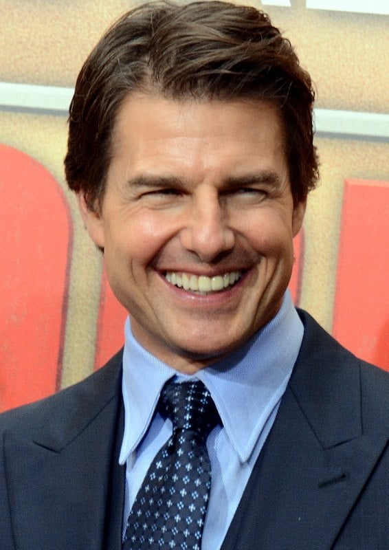  Tom Cruise - O ator americano passou a carregar um lenço da sorte no bolso desde que sua carreira deslanchou em 1986, com o sucesso Top Gun. E esse lencinho deve ser poderoso. Desde então, Cruise não parou de fazer sucesso. 