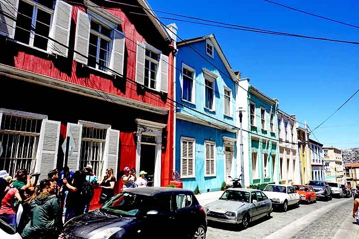 Pensando nisso, o veículo britânico BBC fez uma seleção dos oito lugares mais coloridos do mundo para se visitar e o FLIPAR traz para você cada detalhe; confira!