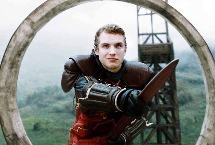 A rivalidade entre Grifindória e Sonserina é particularmente intensa, com suas equipes frequentemente se enfrentando em partidas carregadas de tensão e habilidade. 