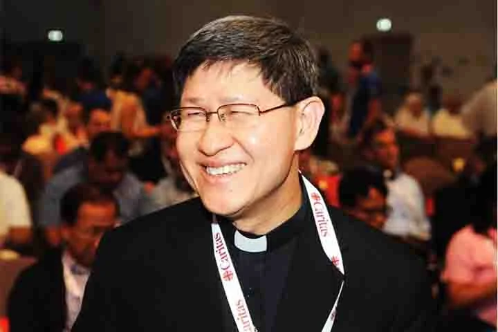 Luis Antonio Gokim Tagle (Filipinas) - Pró-prefeito do Dicastério para a Evangelização, tem 67 anos. Ele foi nomeado cardeal pelo Papa Bento XVI.

