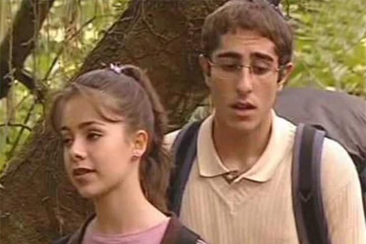A carreira de Mion na televisão teve início em 1999, quando atuou no seriado da TV Globo Sandy e Junior (1999-2002). Na atração, ele interpretou o nerd Max.