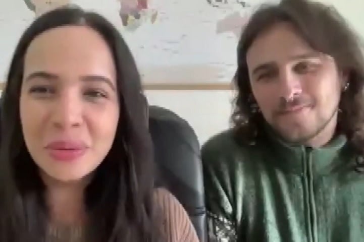 É muito desesperador, faz você começar a pensar muita coisa. Era até engraçado, porque, às vezes, as pessoas começavam a alucinar, ver coisas onde não tinha. Isso dá um filme, lembrou a brasileira.