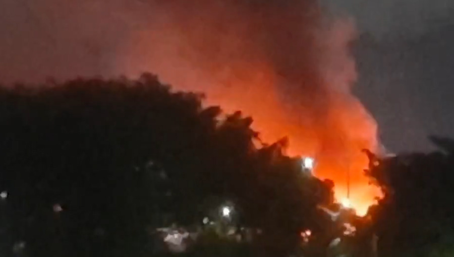 Uma das bonecas Annabelle, usada nas gravações de filmes de terror, estava entre os itens queimados no incêndio no Shopping Nova América, em Del Castilho, no Rio de Janeiro. Foi em julho de 2024 e o FLIPAR mostrou na ocasião. Relembre.