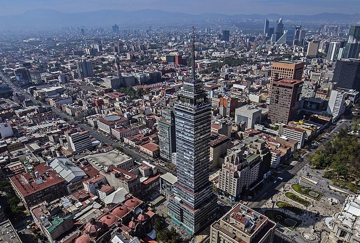 Atualmente, no local onde antes ficava Tenochtitlán, está situada a Cidade do México.