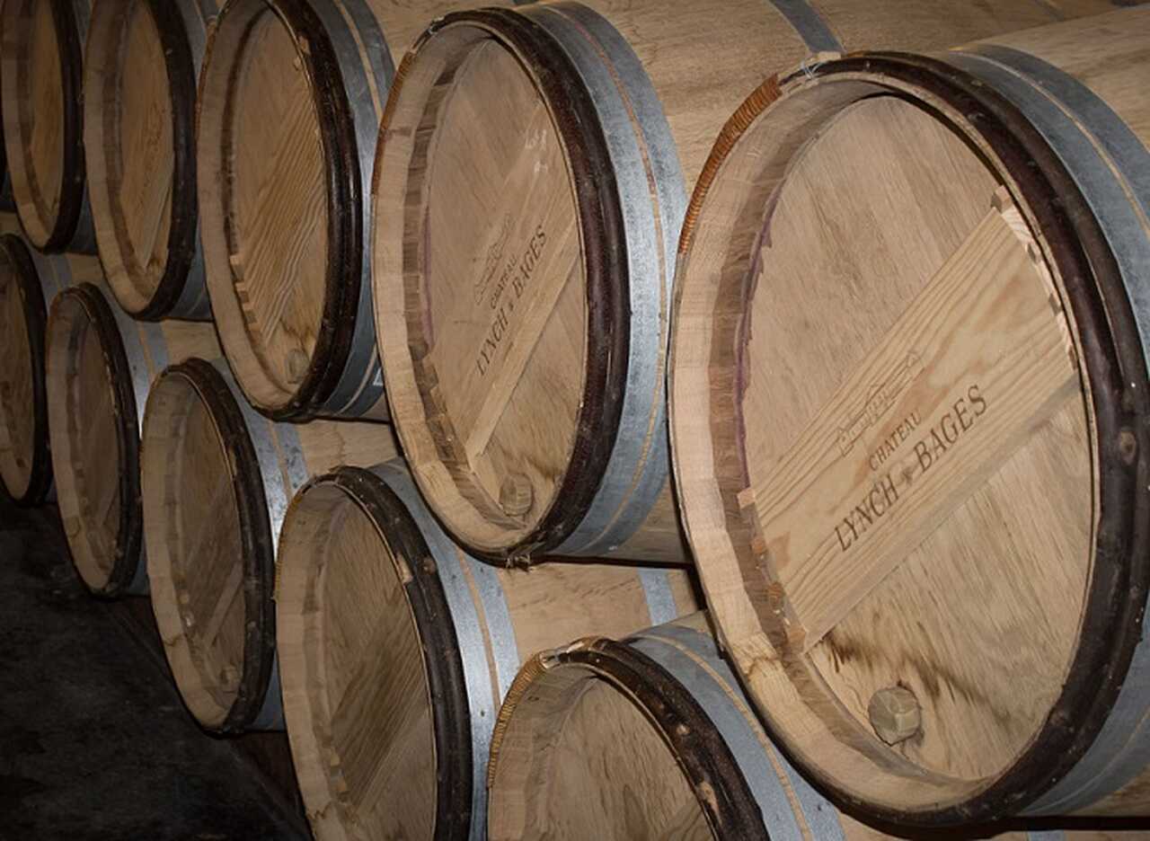 Chateau Lynch-Bages (França) - Localizada em Bordeaux, é conhecida por seus vinhos tintos encorpados, como o Chateau Lynch-Bages Grand Vin