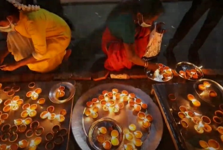 No entanto, o evento mais significativo é o Maha Shivaratri, celebrado geralmente entre fevereiro e março, antes da chegada da primavera.