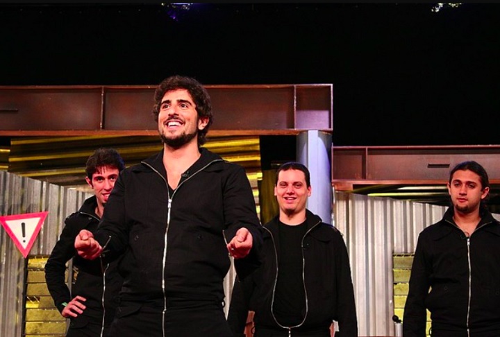 Em 2008, passou a comandar o Quinta Categoria, ao lado de Cazé Peçanha e, posteriormente, com o grupo Os Barbixas.