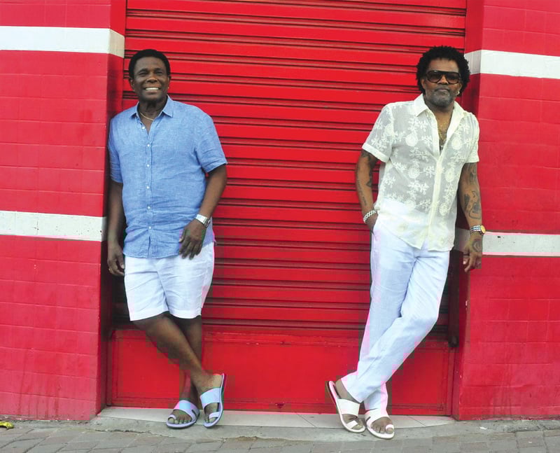 Aposentado do carnaval carioca após 50 anos, Neguinho da Beija-Flor também estrela um novo álbum, intitulado de  “Empretecendo” ao lado de Xande de Pilares. A obra conta com 19 faixas e 25 músicas e firmam o ponto na cruzada antirracista. 