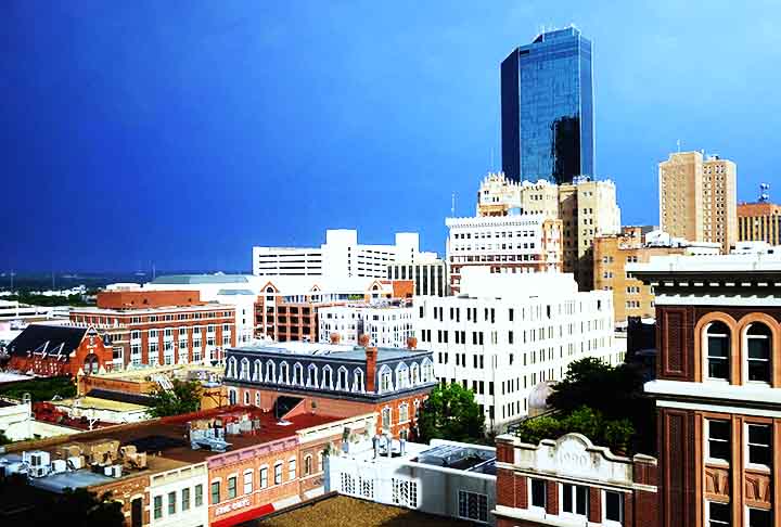 FORT WORTH (Texas) - População: 935 mil -  Fort Worth é famosa pelo seu estilo western e seu histórico de rodeios, que incluem provas com touros, cavalos selvagens, e laço de bezerros.