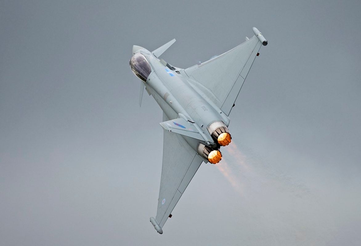 15º) Reino Unido (664 aeronaves): Fundada em 1º de abril de 1918, ostenta o título de força aérea independente mais antiga do mundo. Os caças Typhoon (foto), bombardeiros B-2 Spirit e drones Reaper são alguns dos modelos mais populares.