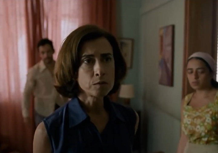 A performance emocionante da atriz no filme Ainda Estou Aqui foi amplamente aclamada pela crítica internacional. No mês seguinte, o longa de Walter Salles conquistou o inédito Oscar para o Brasil de Melhor Filme Internacional. 
