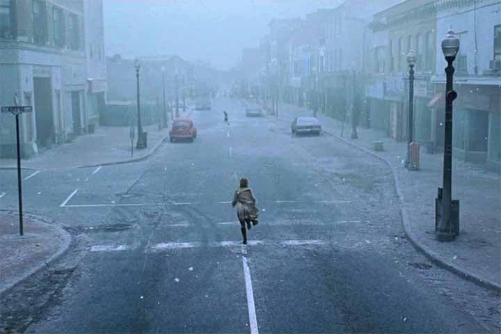 Silent Hill é uma misteriosa cidade rural localizada na Nova Inglaterra (no estado americano de Maine). É considerada um arquétipo das cidades turísticas do estado. Ao longo da série, é mostrada sendo tudo, menos comum. Suas principais indústrias são o turismo e, em menor escala, a agricultura.